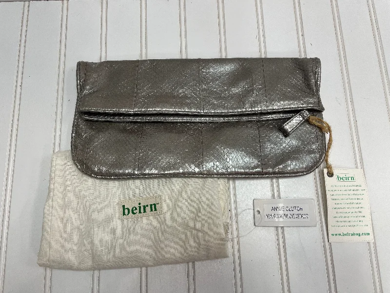 Clutch Designer By Beirn  Size: Medium