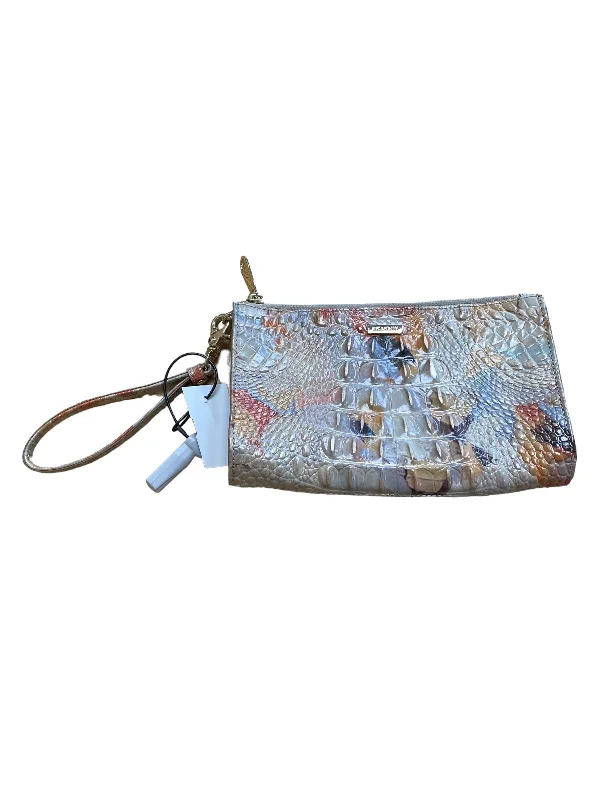 Wristlet Designer Brahmin, Size Medium