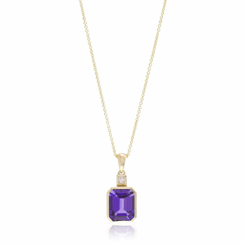 14K Yellow Gold Emerald Cut Amethyst Necklace