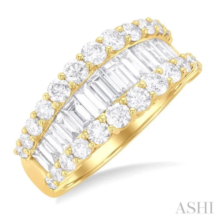 2 3/8 ctw Baguette and Round Cut Diamond Fashion Band in 14K Yellow Gold