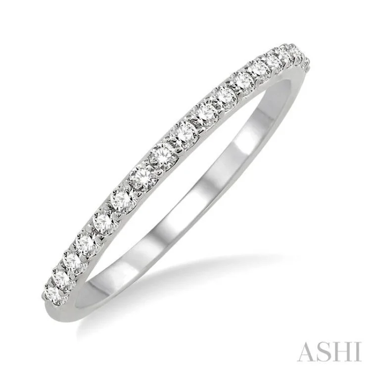 1/3 Ctw Round Cut Diamond Wedding Band in 14K White Gold