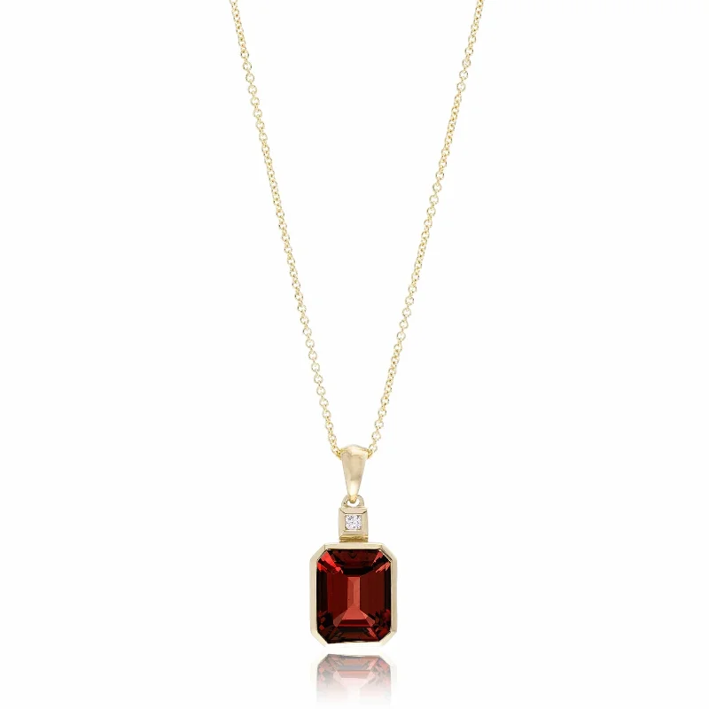 14K Yellow Gold Emerald Cut Garnet Necklace