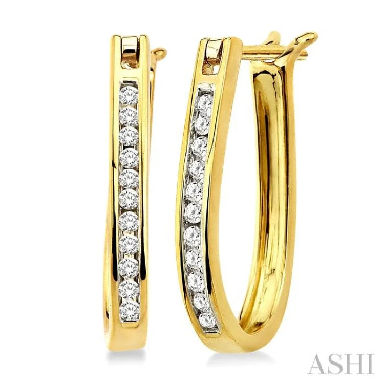 1/4 Ctw Round Cut Diamond Hoop Earrings in 14K Yellow Gold