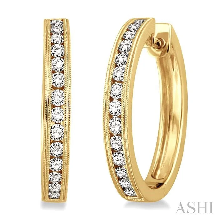 1 Ctw Round Cut Diamond Hoop Earrings in 14K Yellow Gold