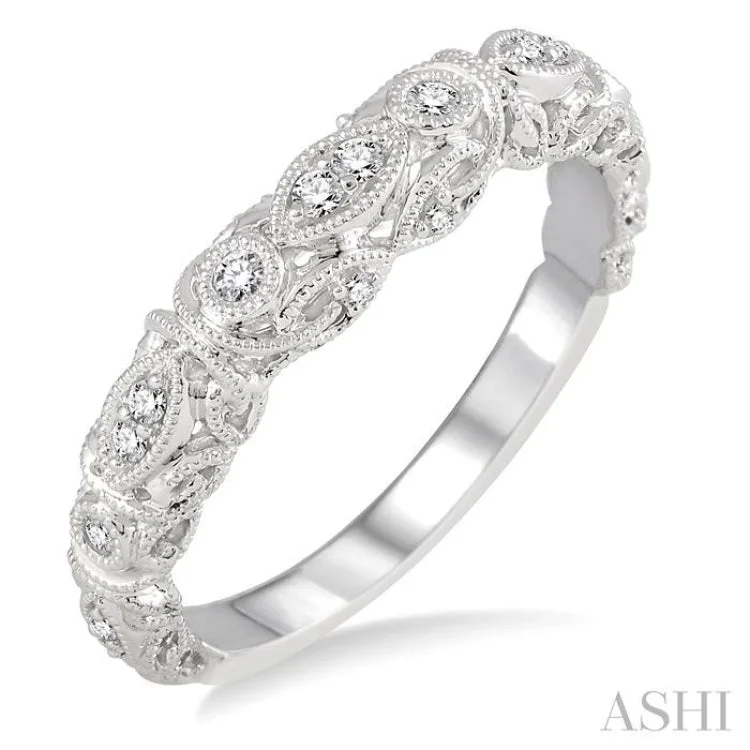 1/6 Ctw Round Cut Diamond Wedding Band in 14K White Gold