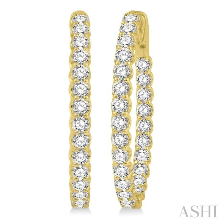 4 Ctw Round Cut Diamond In-Out Oval Shape Hoop Earrings in 14K Yellow Gold