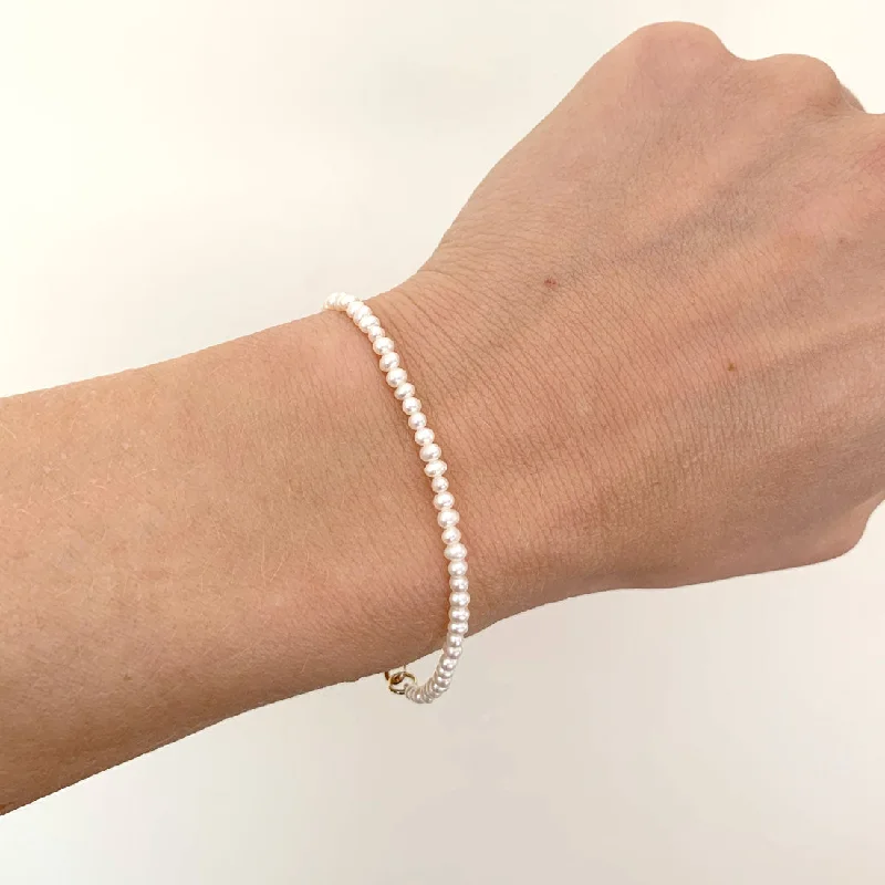 Tiny Pearl Bracelet